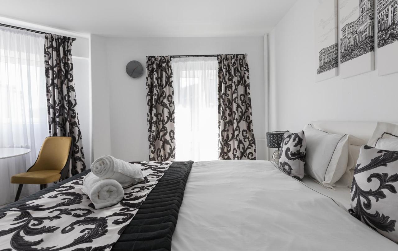 Lion'S Unirii Apartment Bukarest Eksteriør billede
