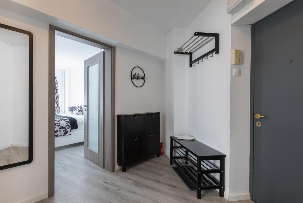 Lion'S Unirii Apartment Bukarest Eksteriør billede