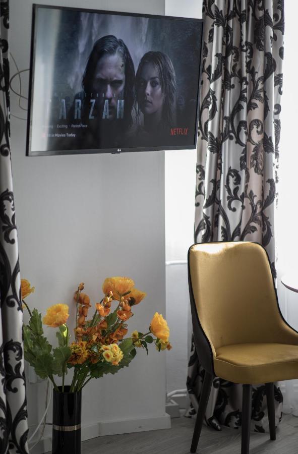 Lion'S Unirii Apartment Bukarest Eksteriør billede